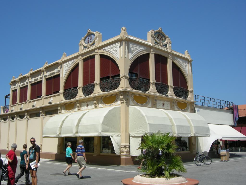 Hotel Bianchi Viareggio Exteriör bild