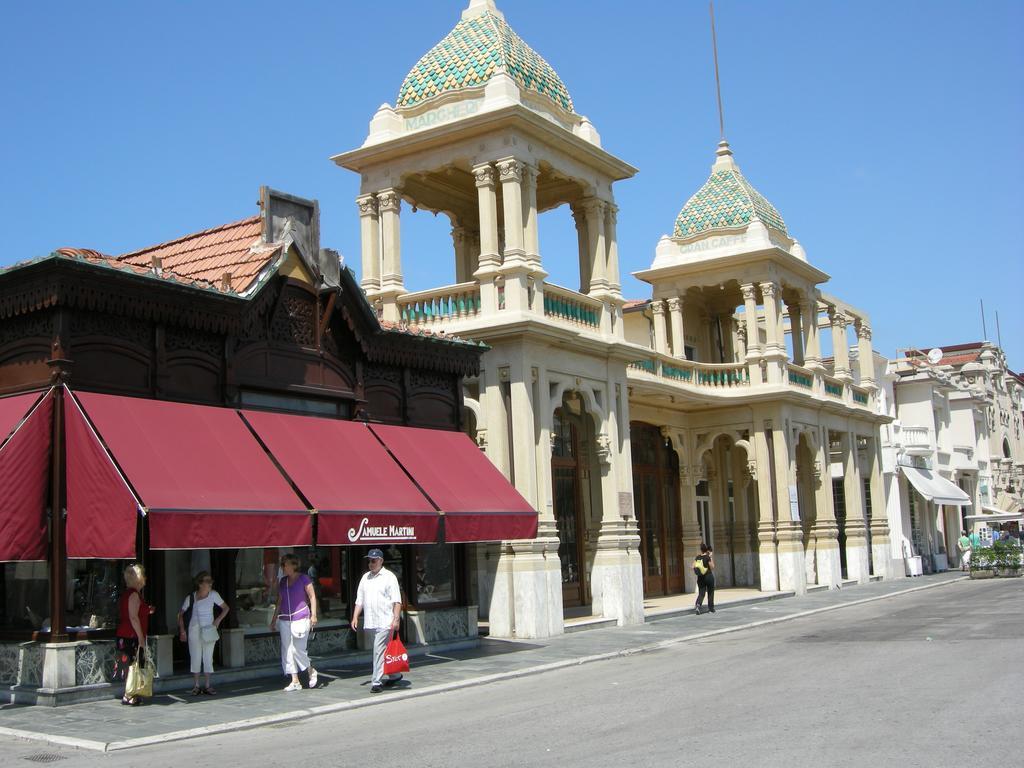 Hotel Bianchi Viareggio Exteriör bild