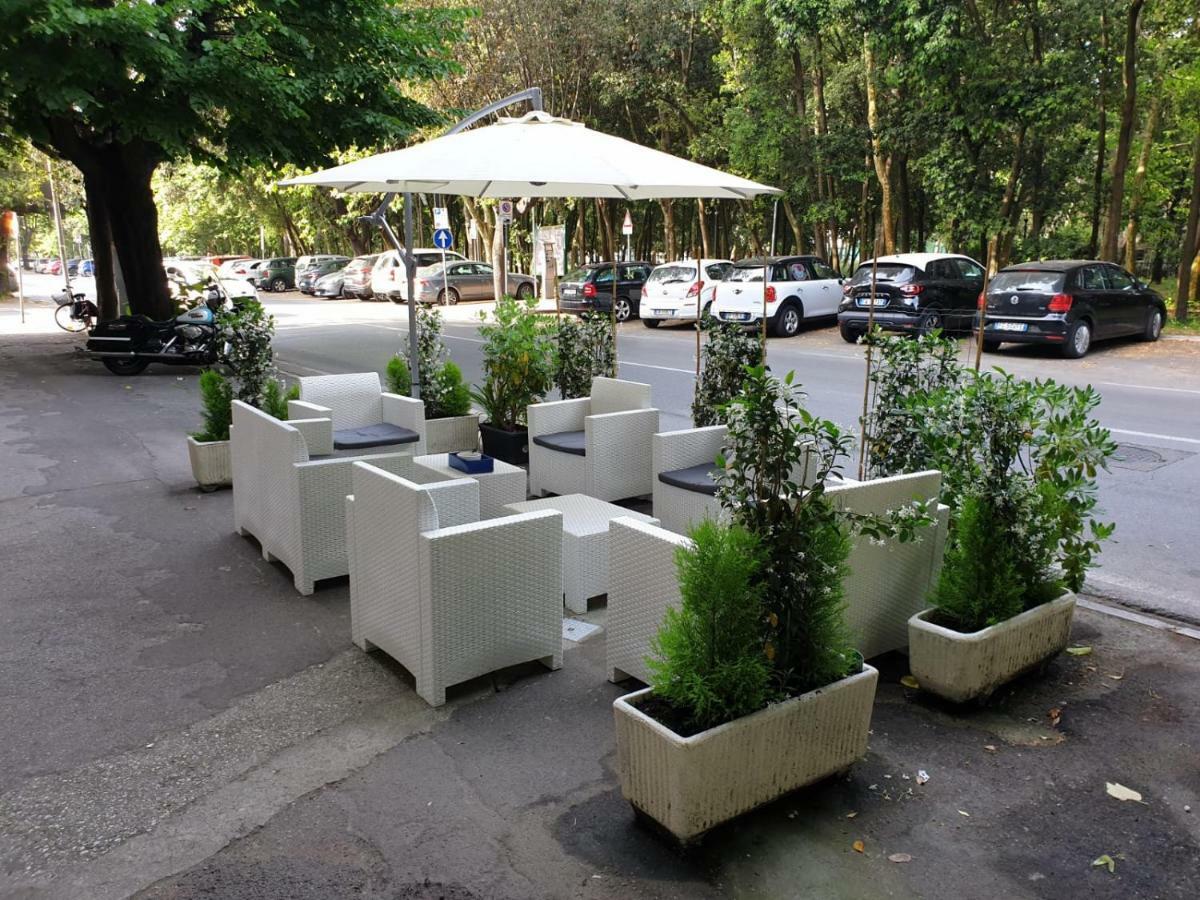Hotel Bianchi Viareggio Exteriör bild